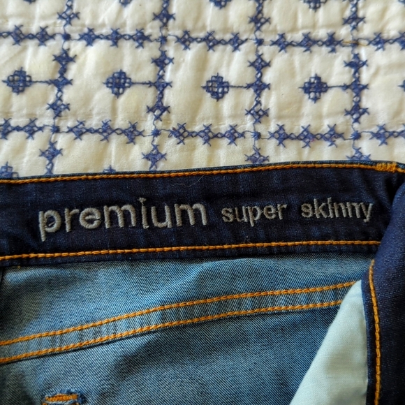 Gap Premium Super Skinny Jeans, Size 2/26, 3 pairs - Picture 4 of 4